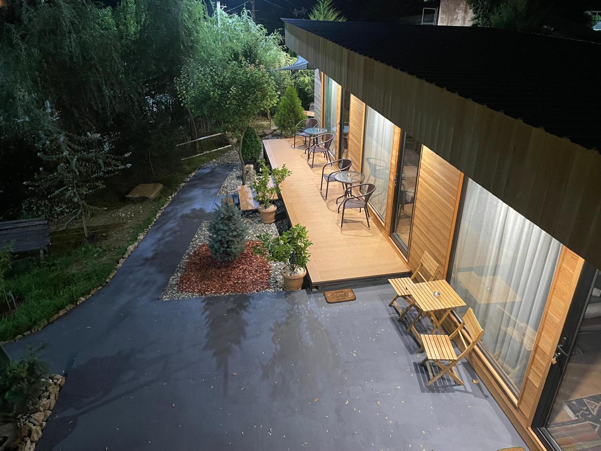 Garden Rooms In 쿠타이시 외부 사진